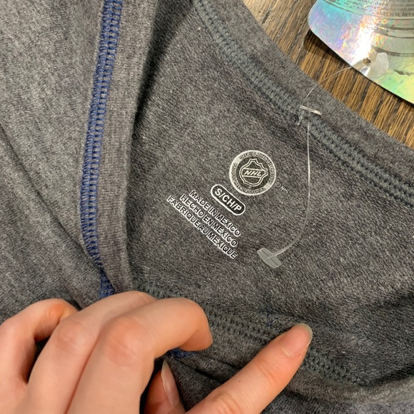 Brand new Toronto Maple Leafs Sweatshirt Women’s S - Picture 5 of 7